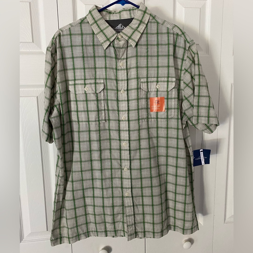 Lot of 6 men’s casual shirt sleeve button down shirts, size L, plaid